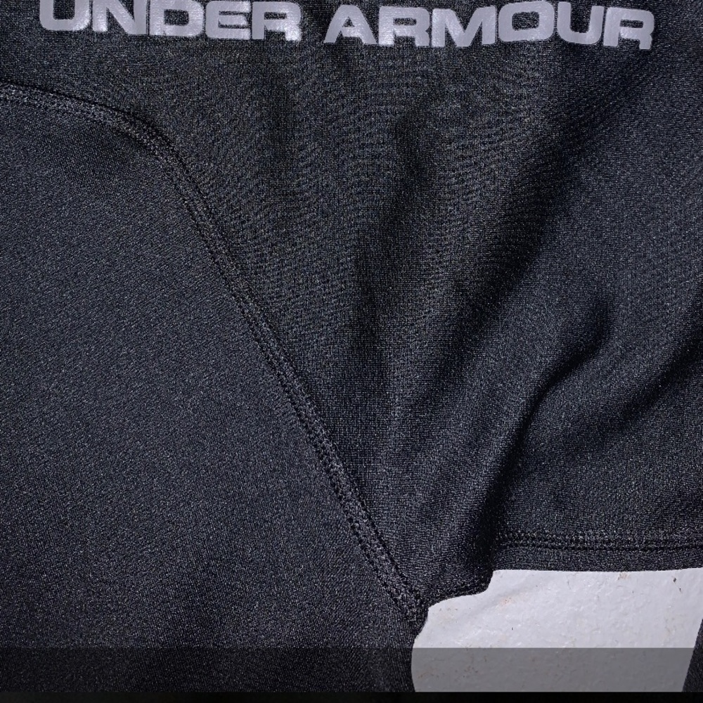 Under armor long sleeve men’s LARGE shirt